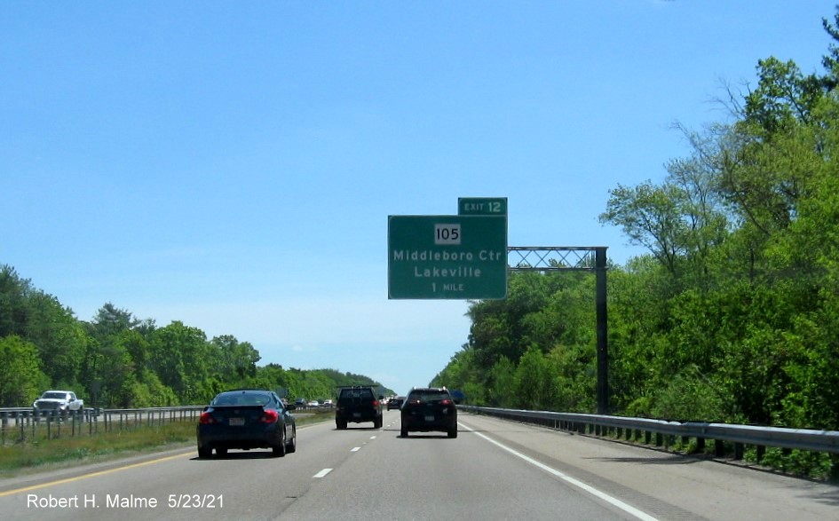 Image of 1 mile advance sign for MA 105 exit with new milepost based exit number on I-495 South in Middleboro, May 2021