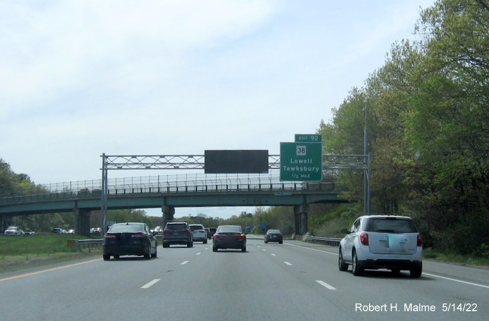 Image of newly placed 1/2 mile advance overhead sign for MA 38 exit on I-495 South in Tewksbury, May 2022