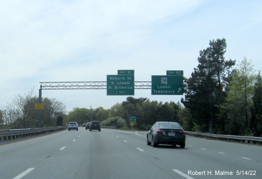 Image of newly placed overhead ramp sign for MA 38 exit on I-495 South in Tewksbury, May 2022