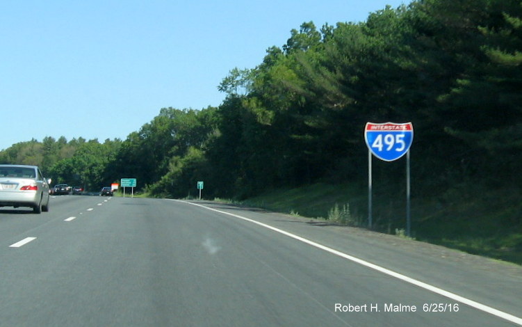 Image of directionless large I-495 reassurance marker heading south near Franklin in June 2016
