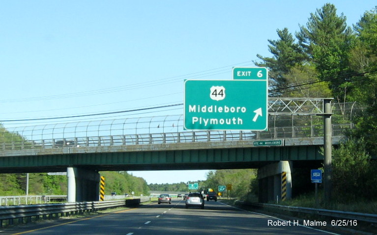 Image of recently placed overhead ramp sign for US 44 exit on I-495 South in Middleboro in June 2016