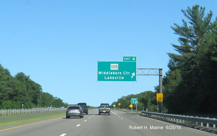 Image of recently placed overhead ramp sign for MA 105 exit on I-495 South in Lakeville in June 2016