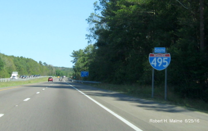 Image of large South I-495 reassurance marker following MA 105 exit in Lakeville