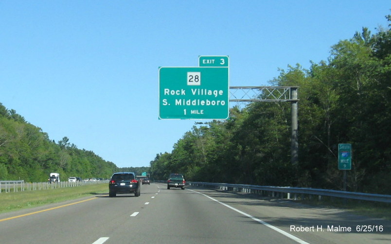 Image of recently placed 1-mile advance overhead sign for MA 28 exit on I-495 South in South Middleboro in June 2016