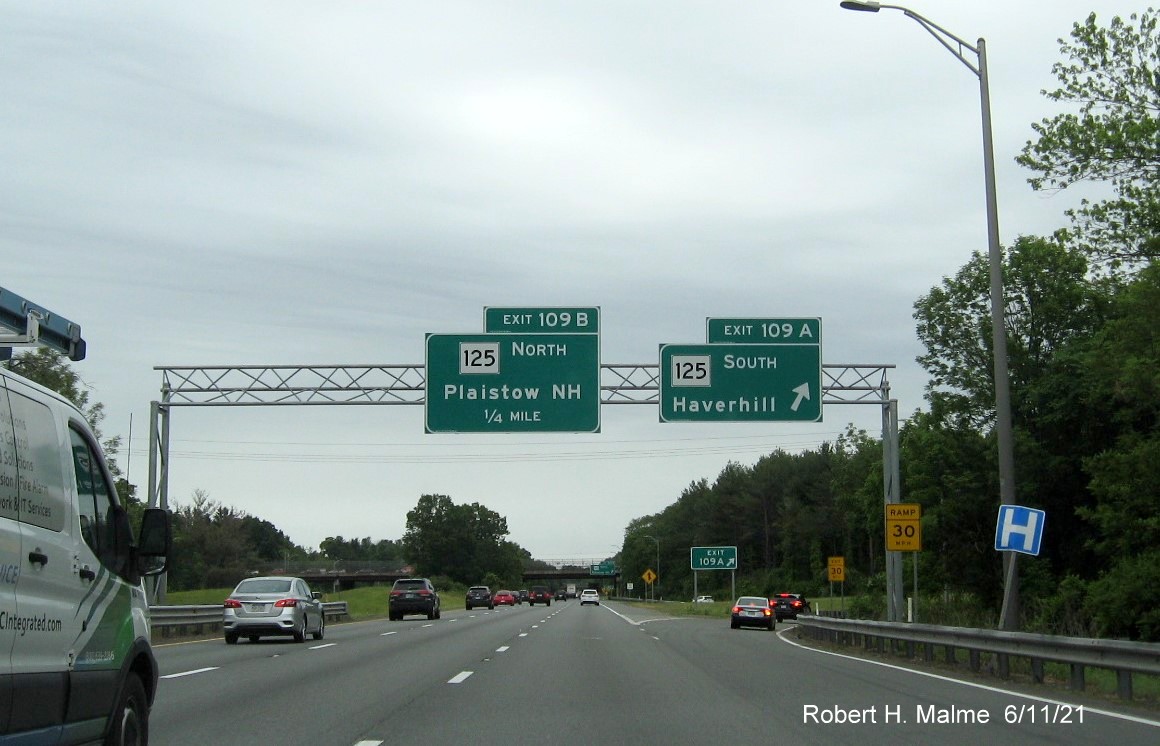 Image of overhead signage at ramp for MA 125 South exit with new milepost based exit numbers on I-495 North in Haverhill, June 2021