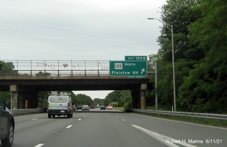 Image of overhead ramp sign for MA 125 North exit with new milepost based exit number on I-495 North in Haverhill, June 2021