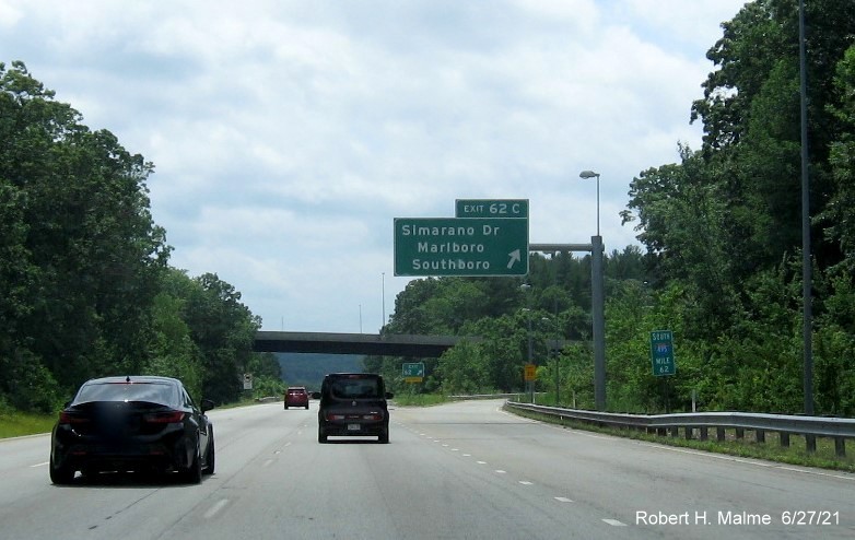 Image of overhead ramp sign for Simarano Drive exit with new milepost based exit number but leftover sequential exit letter on I-495 South in Marlborough, June 2021