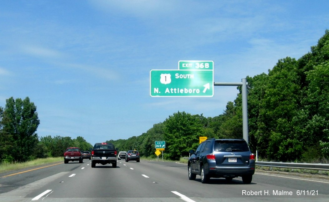 Image of overhead ramp sign for US 1 South exit with new milepost based exit number on I-495 North in Wrentham, June 2021