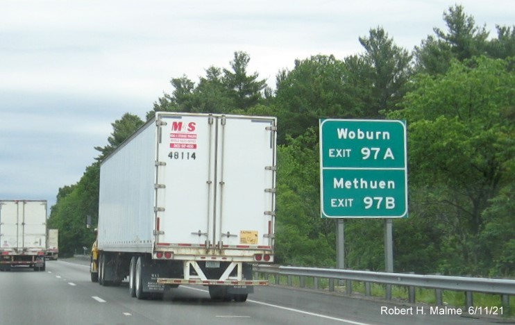 Image of auxiliary sign for I-93 exits with new milepost based exit numbers on I-495 North in Andover, June 2021