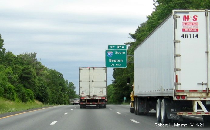 Image of 1/2 Mile advance overhead sign for I-93 South exit with new milepost based exit number on I-495 North in Andover, June 2021