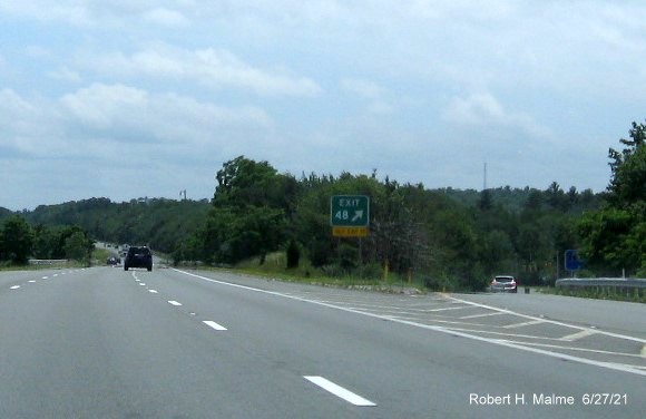 Image of gore sign for MA 109 exit with new milepost based exit number and yellow Old Exit 19 sign attached below on I-495 South in Milford, June 2021