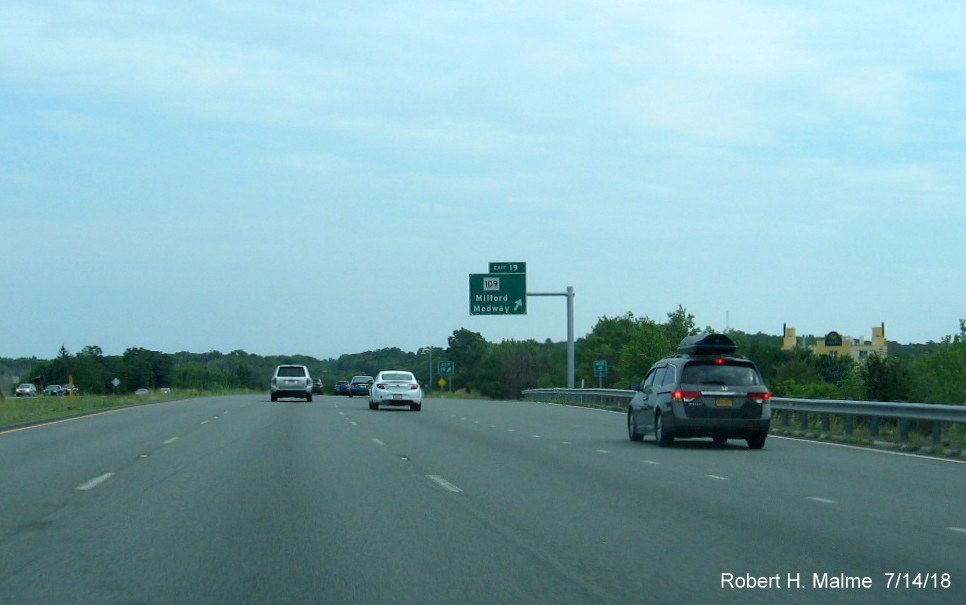 Image of recently placed ramp sign for MA 109 exit on I-495 South in Milford in July 2018