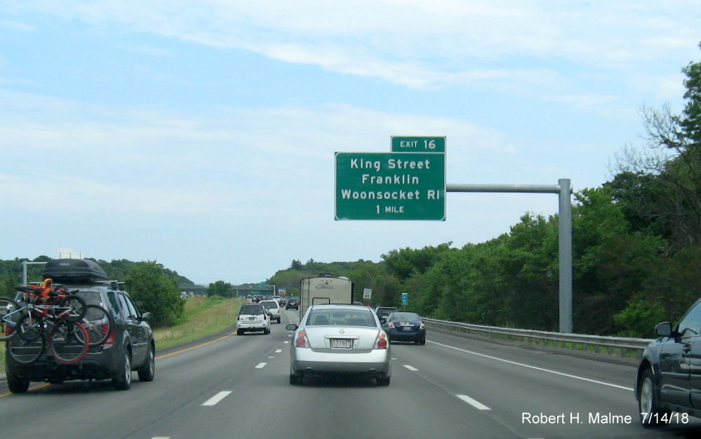 Image of recently placed 1-mile advance overhead sign for King Street exit on I-495 South in Franklin in July 2018