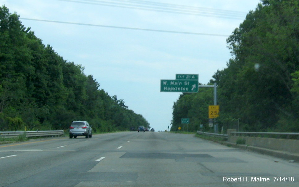 Image of recently placed overhead ramp sign for West Main Street exit on I-495 South in Hopkinton