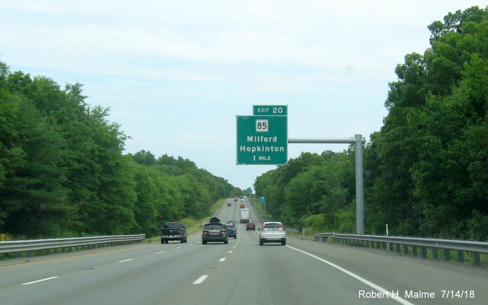Image of recently placed 1-mile advance sign for MA 85 exit on I-495 South in Milford in July 2018