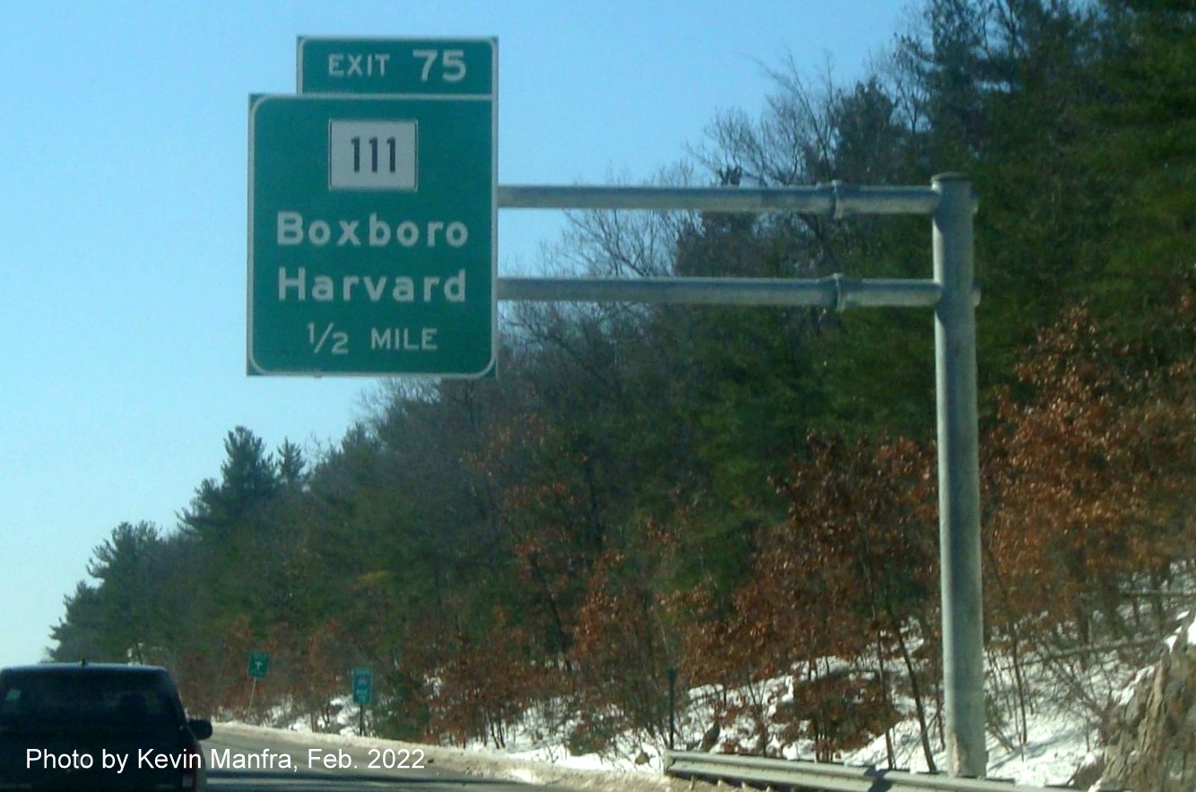Image of recently installed 1/2 Mile advance overhead sign for MA 111 exit on I-495 South in Harvard, by Kevin Manfra, February 2022