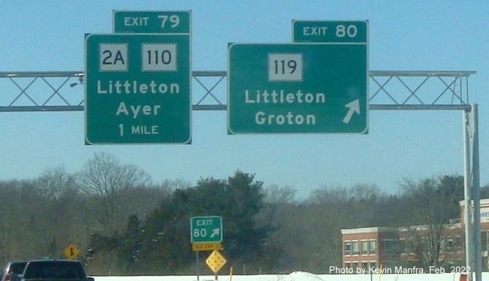 Image of recently placed overhead signage for MA 2A/110 exit at ramp for MA 119 exit on I-495 South in Littleton, by Kevin Manfra, February 2022