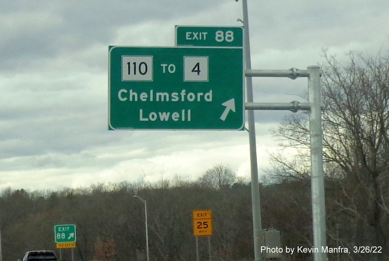Image of recently placed overhead ramp sign for MA 110 to MA 4 exit on I-495 South in Chelmsford, by Kevin Manfra, March 2022