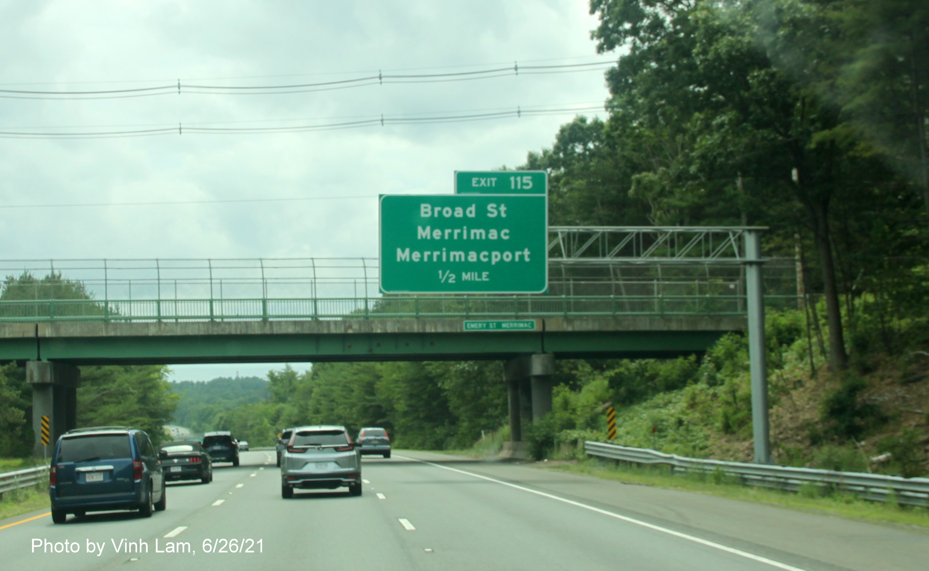 Image of 1/2 mile advance overhead sign for Broad Street exit with new milepost based exit number on I-495 South in Amesbury, photo by Vinh Lam, June 2021