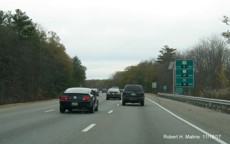 Image of activated Real Time Traffic sign on I-495 South in Hopkinton