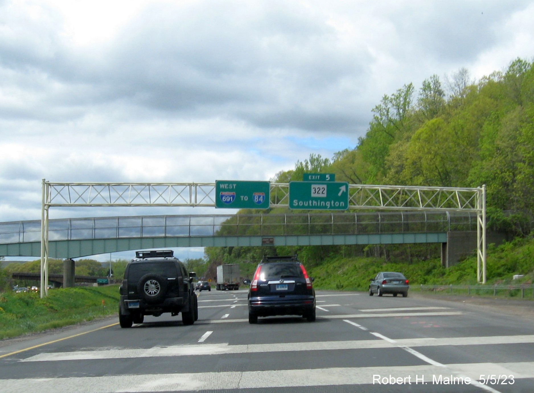 Image of ramp sign for CT 322 exit with new milepost based exit number on I-691 West in Southington, May 2023
