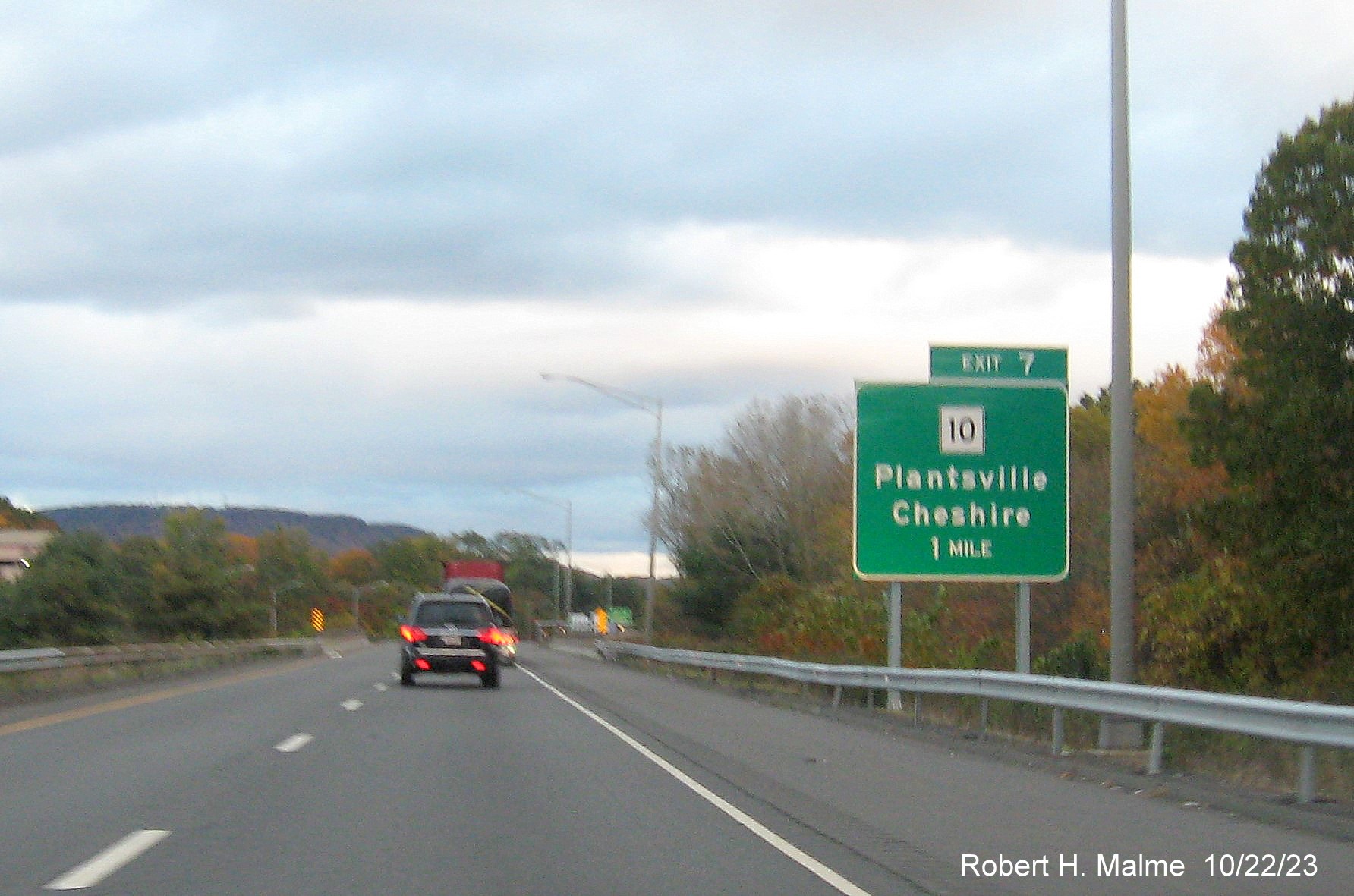 Image of new 1 mile advance sign for CT 10 exit with milepost based exit number on I-691 East in Cheshire, October 2023
