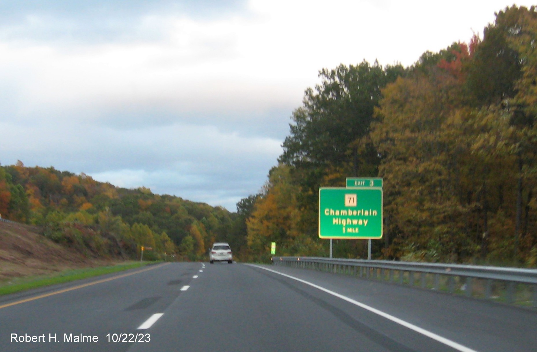 Image of new one mile advance sign for the NC 71 exit with the new milepost based exit number, October 2023