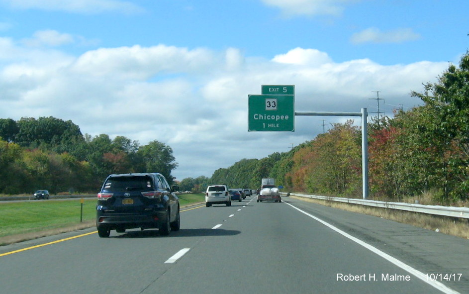 Image of newly installed 1-Mile Advance sign for MA 33 Exit on I-90/Mass Pike West in Chicopee