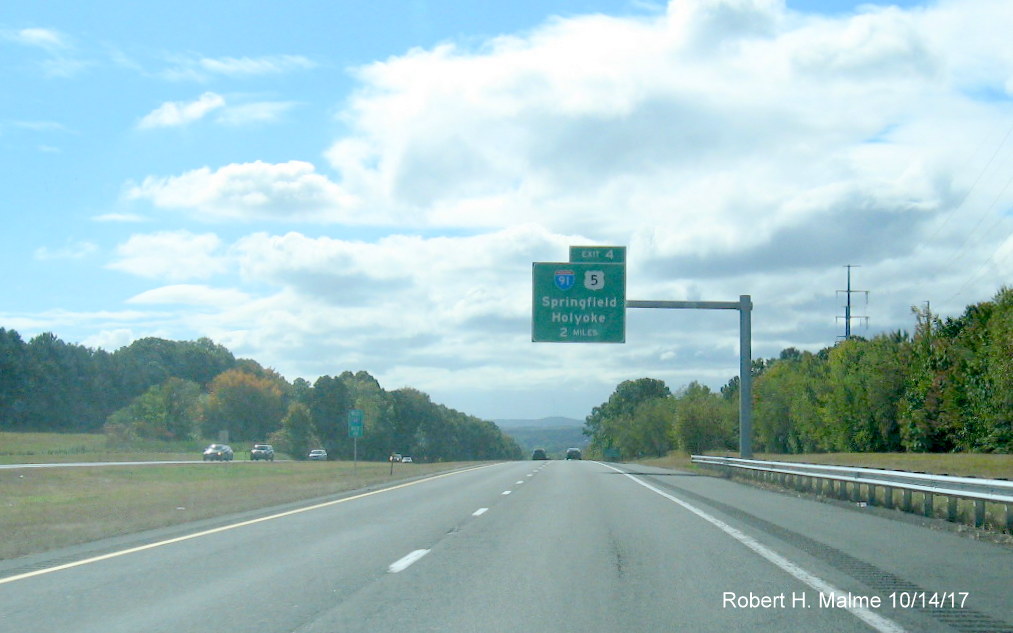 Image of newly installed 2-Mile Advance sign for I-91/US 5 exit on I-90 West in West Springfield