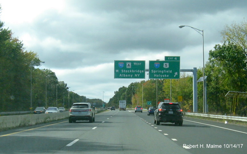 Image of newly placed exit ramp signage for I-91/US 5 on I-90 Mass Pike West in West Springfield