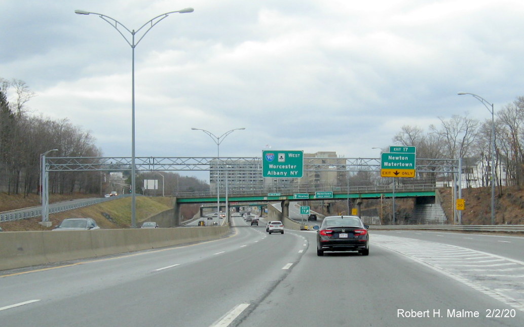 Image of overhead signage on I-90/Mass Pike west at the Newton/Watertown exit