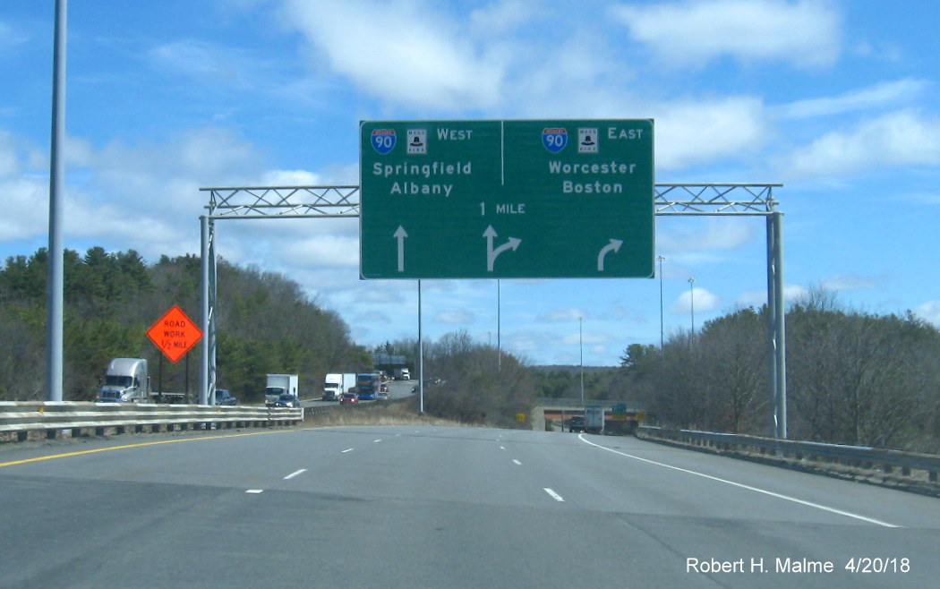 Image of first of 2 arrow-per-lane signs for I-90/Mass Pike ramps at the end of I-84 East in Sturbridge