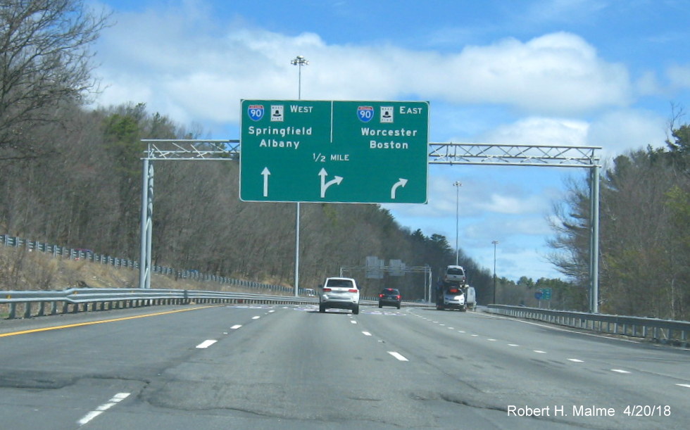 Image of second of two new arrow-per-lane signs placed for the I-90/Mass Pike exit at the end of I-84 East in Sturbridge