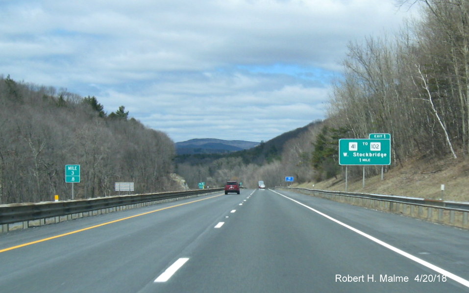 Image of pre-existing 1-mile advance sign not yet replaced on I-90/Mass Pike West in West Stockbridge