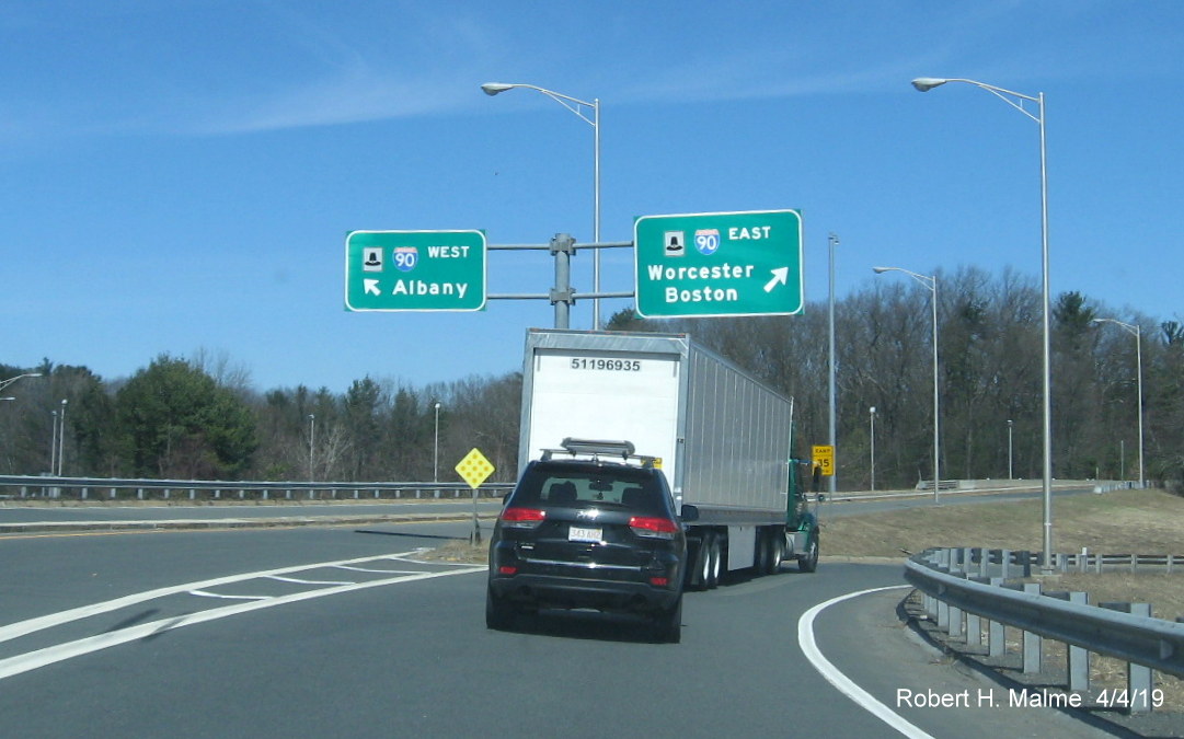 Image of existing overhead exit ramp signs not replaced during AET contract traveling from US 202/MA 10 in Westfield