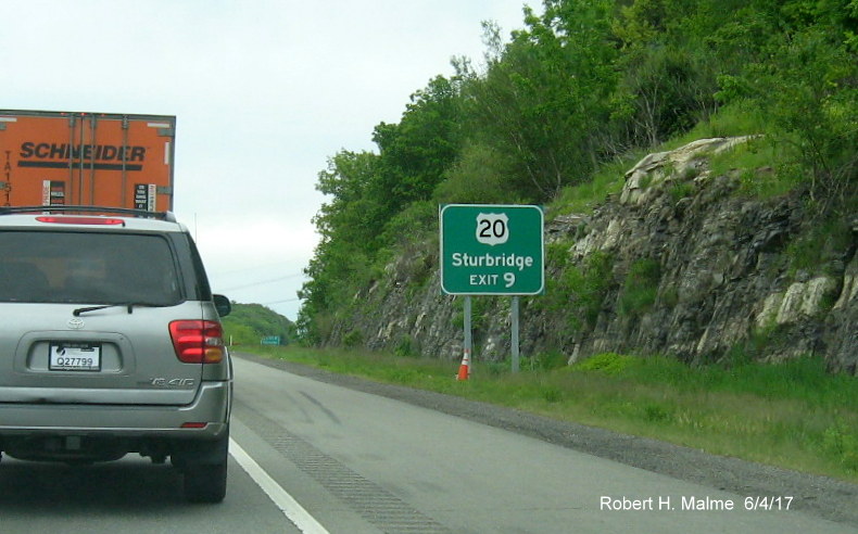 Image of new US 20 auxiliary sign for I-84 Exit from I-90/Mass Pike West in Sturbridge