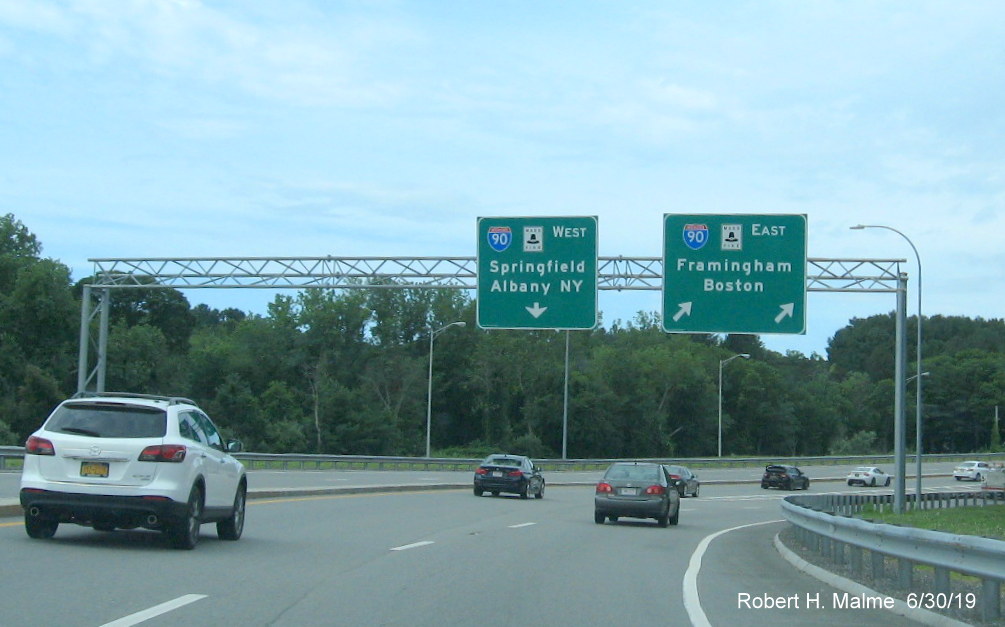 Image of new version of overhead ramp signs at MA 146 interchange ramps to I-90/Mass Pike in Millbury