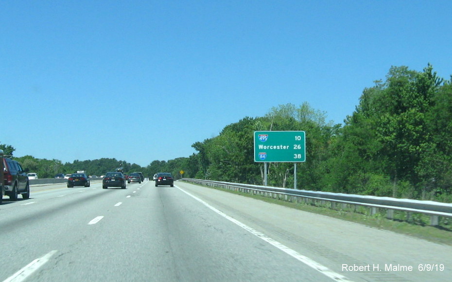 Image of recently placed post-interchange distance sign after MA 30 exit with interstate shields replacing text for I-495 and Sturbridge