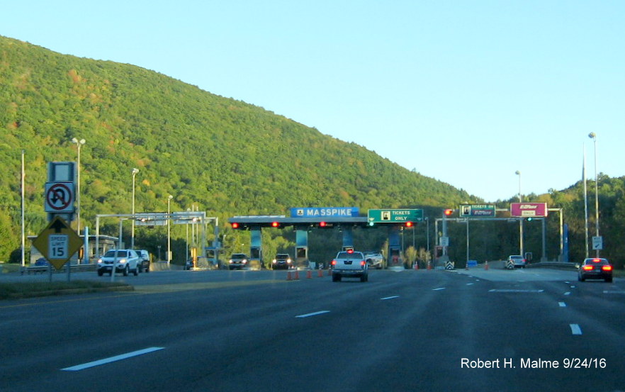 Image of current western toll plaza for Mass Pike to be demolished after electronic tolling is instituted in Oct. 2016