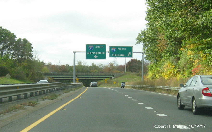 Image of new overhead signage for I-91 exits on ramp from I-90/Mass Pike in West Springfield