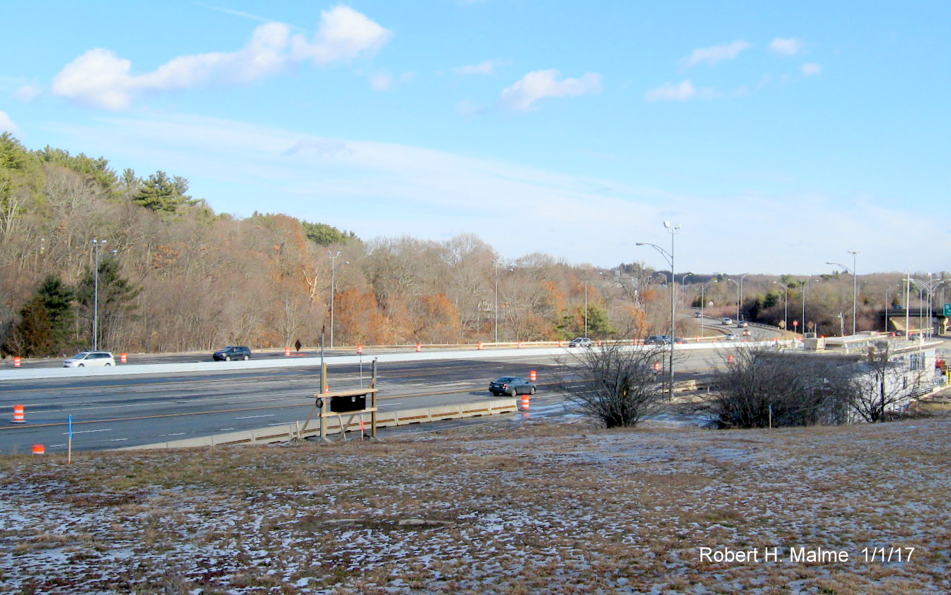 Image of former toll plaza area for I-90/Mass Pike Exit 14 in Weston