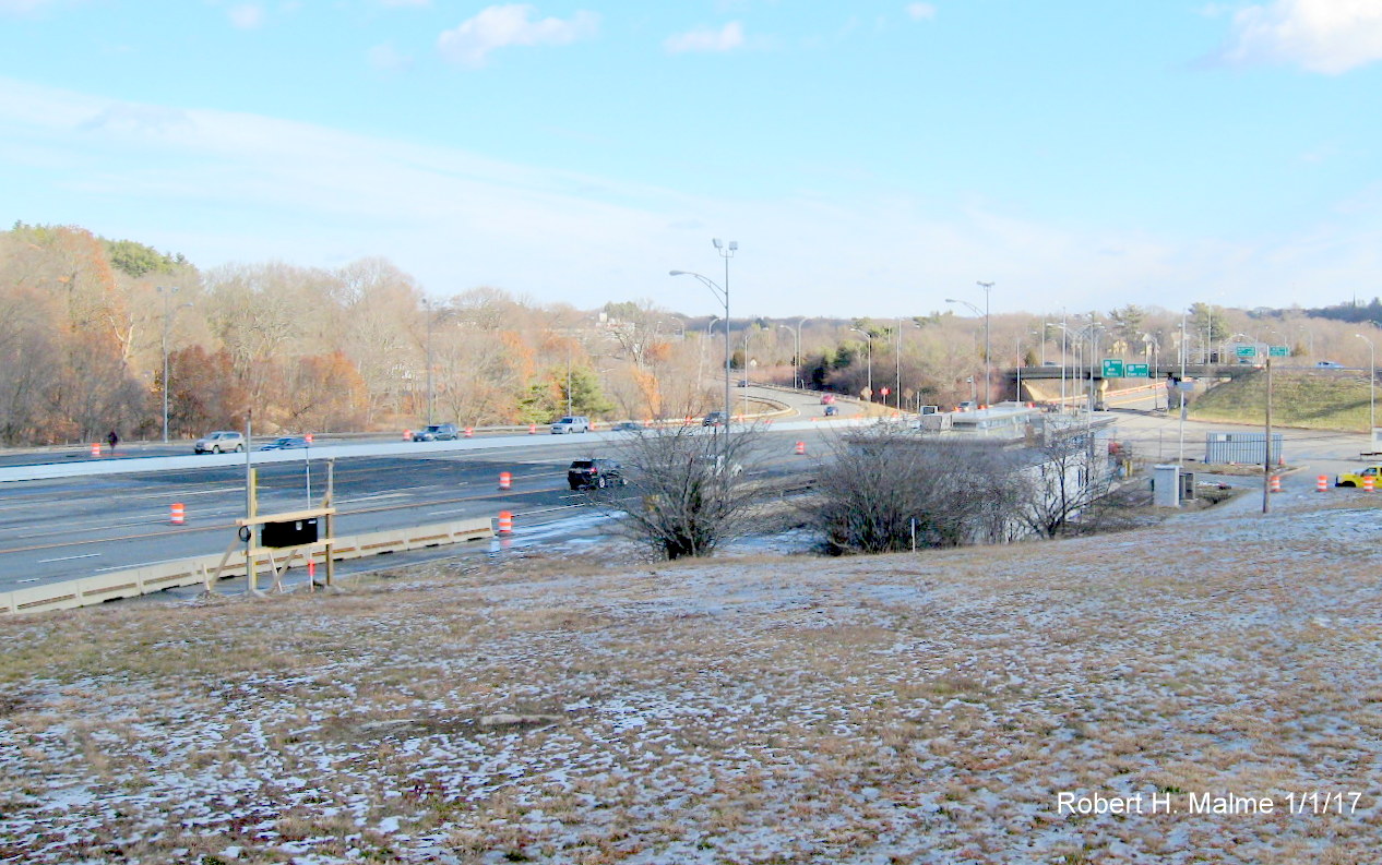 Image of former toll plaza area at I-90/Mass Pike Exit 14 in Weston