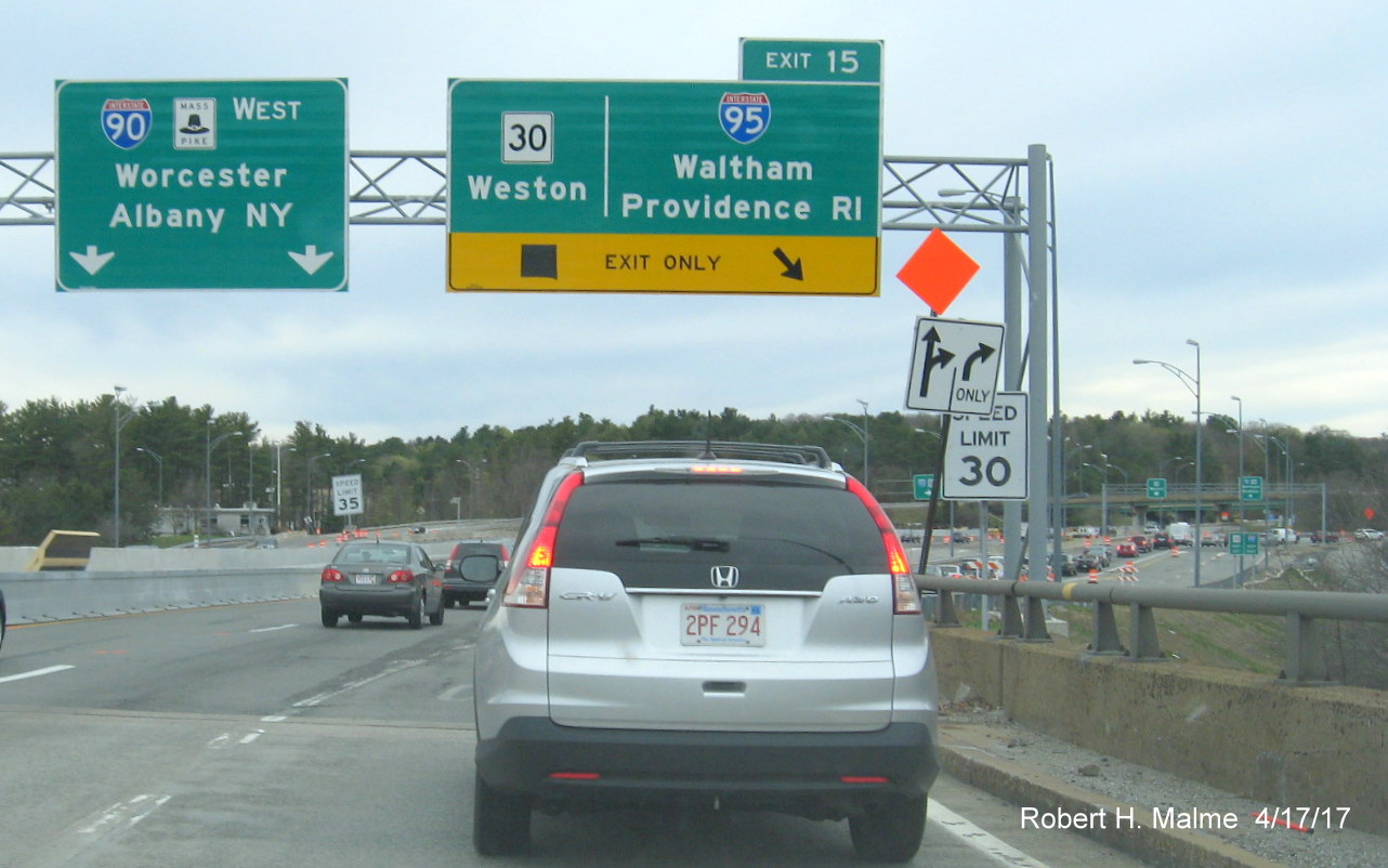Image of revised exit signage for I-95 interchange on I-90/Mass Pike West due to toll plaza demolition work in Weston