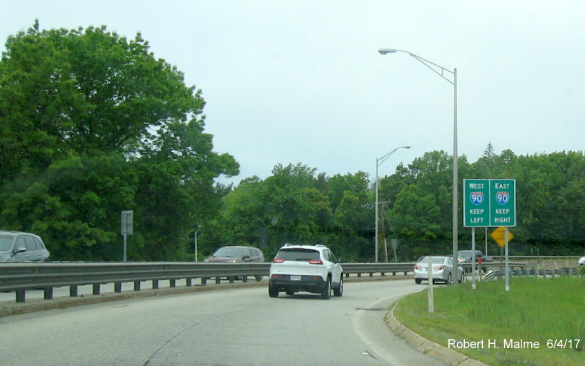 Image of signage on ramp from I-290 West to I-90/Mass Pike in Auburn