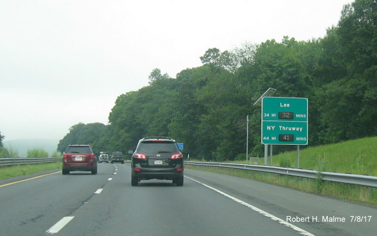 Image of activated Real Time Traffic sign on I-90 West in Westfield