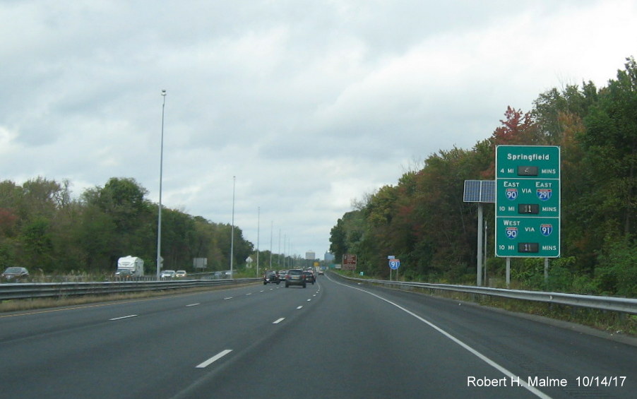 Image of activated Real Time Traffic sign on I-91 North in Springfield