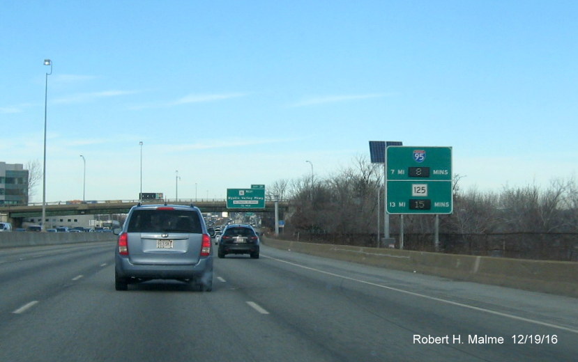 Image of activated Real Time Traffic Sign on I-93 North in Medford prior to MA 16
