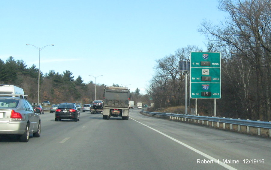 Image of activate real time traffic sign on I-93 North in Medford prior to Spot Pond