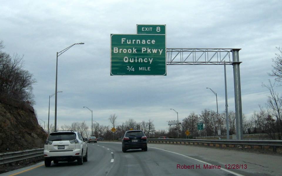 Image of newly placed 3/4 Mile Advance overhead sign for Exit 8 on I-93 North in Quincy