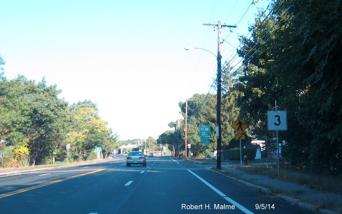 Image of incomplete MA 3 trailblazer sign and I-93/US 1 guide sign on Granite Ave in Milton